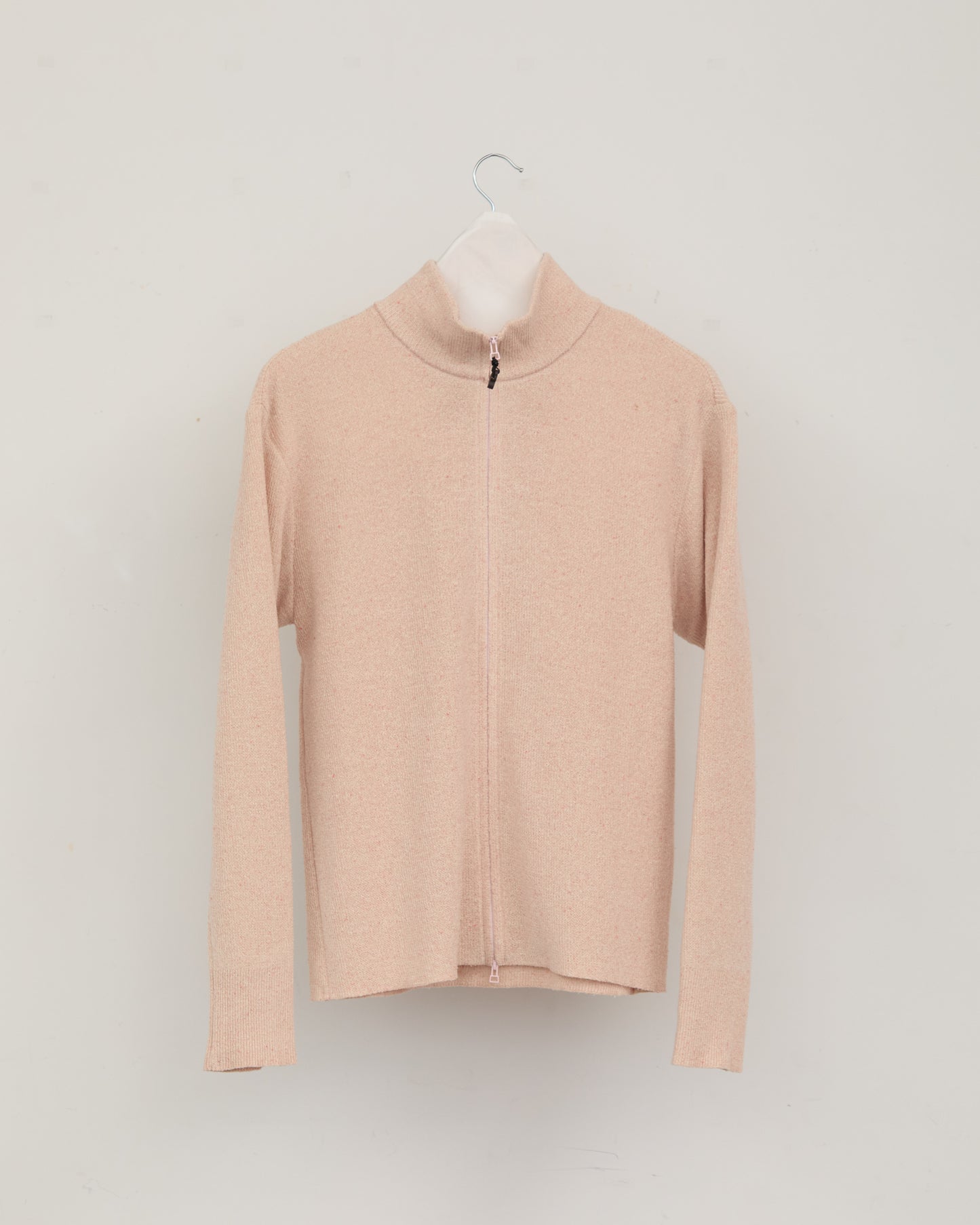 CHARACTERS ZIP-UP KNIT